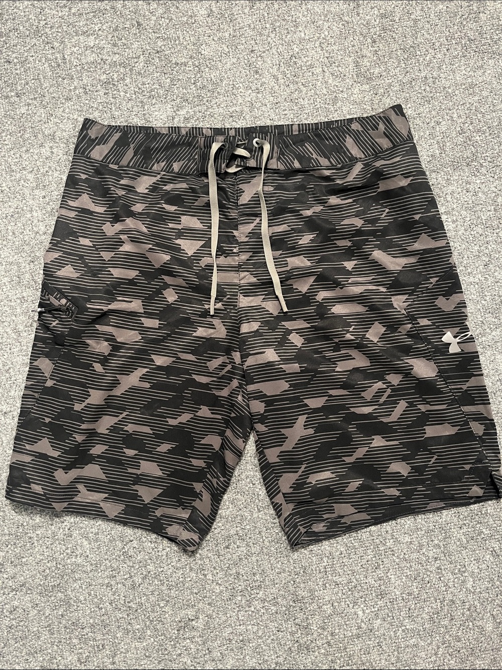 Under Armour board shorts size 34